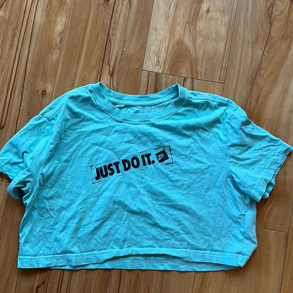 Nike Cropped Tee